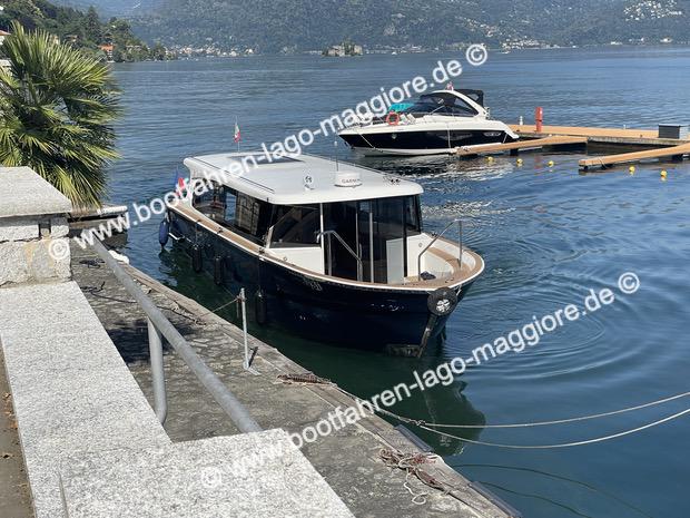 Offizielles Passagierschiff am Anleger in Cannero Riviera